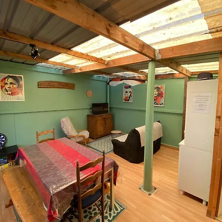 אתר קמפינג Mobil-Home Atypique Sur Terrain Prive Manche Surville - Surville (Manche)