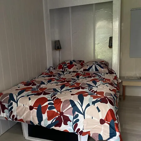 Mobil-home Atypique Sur Terrain Prive Manche - Campsite *